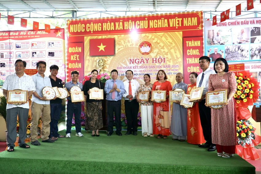 ngay-hoi-dai-doan-ket-8.JPG