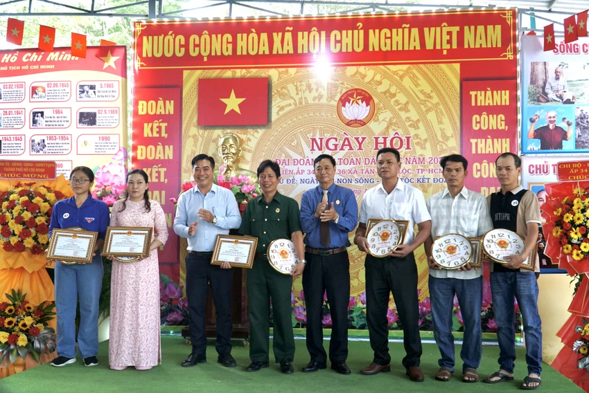 ngay-hoi-dai-doan-ket-9.JPG