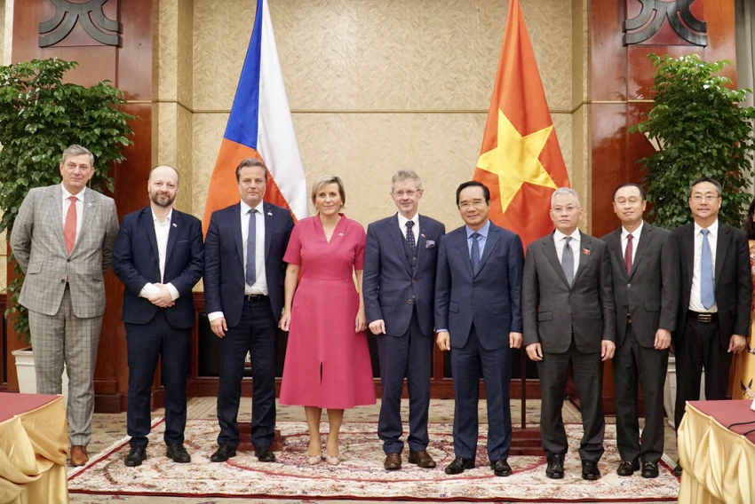 chu-tich-thuong-vien-Milos-Vystrcil-5.JPG