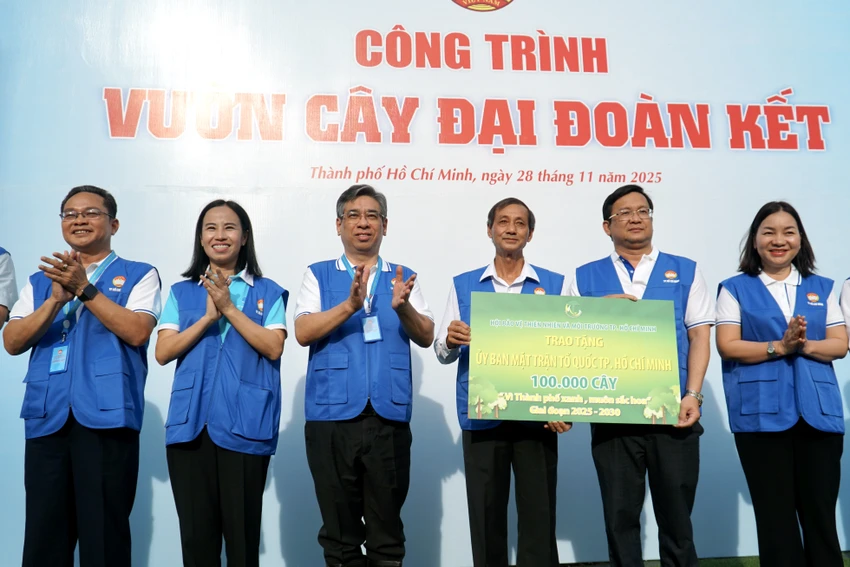 vuon-cay-dai-doan-ket-2.JPG