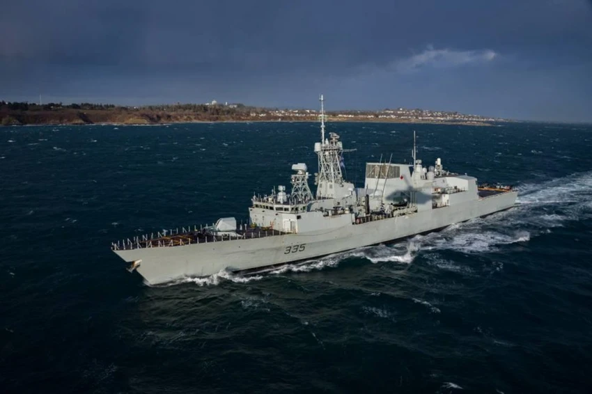Tàu chiến HMCS của Canada tuần tra trên biển. Ảnh: SHUTTER STOCK Tàu chiến HMCS của Canada tuần tra trên biển. Ảnh: SHUTTER STOCK
