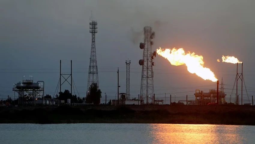 Hình ảnh mỏ dầu Nahr Bin Umar (phía bắc TP Basra, Iraq). Ảnh: REUTERS Hình ảnh mỏ dầu Nahr Bin Umar (phía bắc TP Basra, Iraq). Ảnh: REUTERS