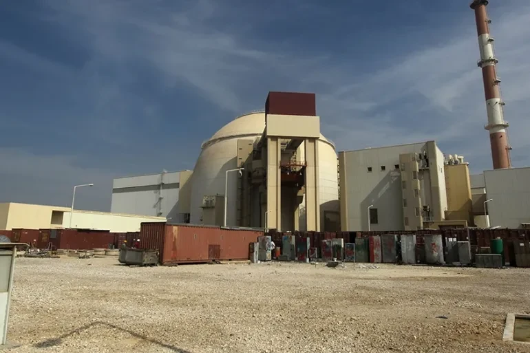 Lò phản ứng hạt nhân của Iran tại tỉnh Bushehr (phía nam thủ đô Tehran). Ảnh: AP Lò phản ứng hạt nhân của Iran tại tỉnh Bushehr (phía nam thủ đô Tehran). Ảnh: AP