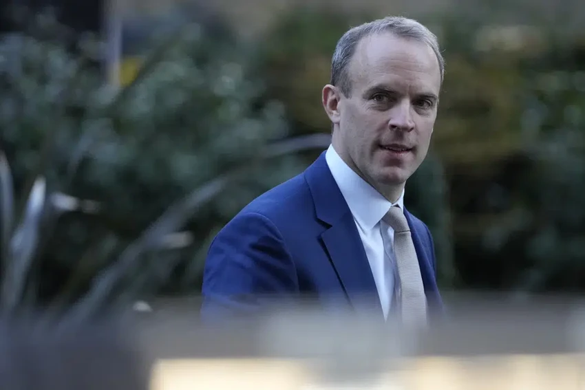 Phó Thủ tướng kiêm Bộ trưởng Tư pháp Anh - Dominic Raab chính thức từ chức sau các cáo buộc liên quan bắt nạt nhân viên. Ảnh: AP