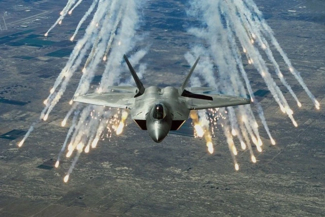 Tiêm kích tàng hình F-22 Raptor của Mỹ. Ảnh: USAF