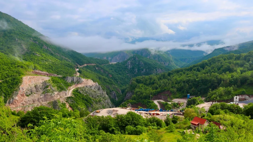 Công trường dự án đập Ulog (Bosnia và Herzegovina). Ảnh: CNN