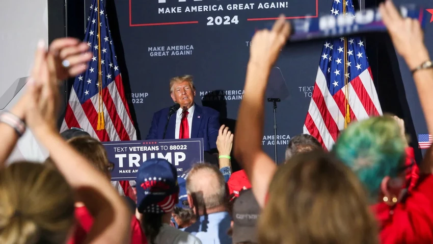 Cựu Tổng thống Mỹ Donald Trump tại cuộc vận động tranh cử ở Windham, bang New Hampshire (Mỹ) hôm 8-8. Ảnh: REUTERS Cựu Tổng thống Mỹ Donald Trump tại cuộc vận động tranh cử ở Windham, bang New Hampshire (Mỹ) hôm 8-8. Ảnh: REUTERS