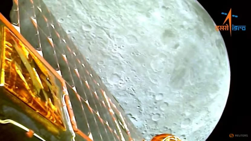 Hình ảnh mặt trăng được tàu không gian Chandrayaan-3 của Ấn Độ chụp hôm 5-8. Ảnh: REUTERS Hình ảnh mặt trăng được tàu không gian Chandrayaan-3 của Ấn Độ chụp hôm 5-8. Ảnh: REUTERS
