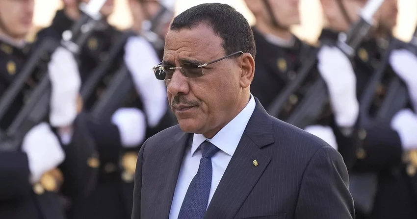Ông Mohamed Bazoum - tổng thống bị lật đổ của Niger. Ảnh: AFRICA NEWS Ông Mohamed Bazoum - tổng thống bị lật đổ của Niger. Ảnh: AFRICA NEWS