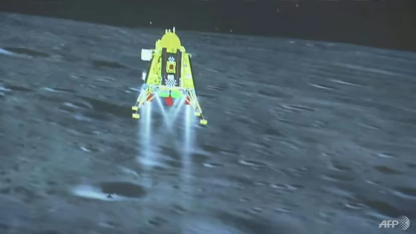 Tàu thám hiểm Chandrayaan-3 trong quá trình hạ cánh xuống Mặt Trăng hôm 23-8. Ảnh: ISRO Tàu thám hiểm Chandrayaan-3 trong quá trình hạ cánh xuống Mặt Trăng hôm 23-8. Ảnh: ISRO