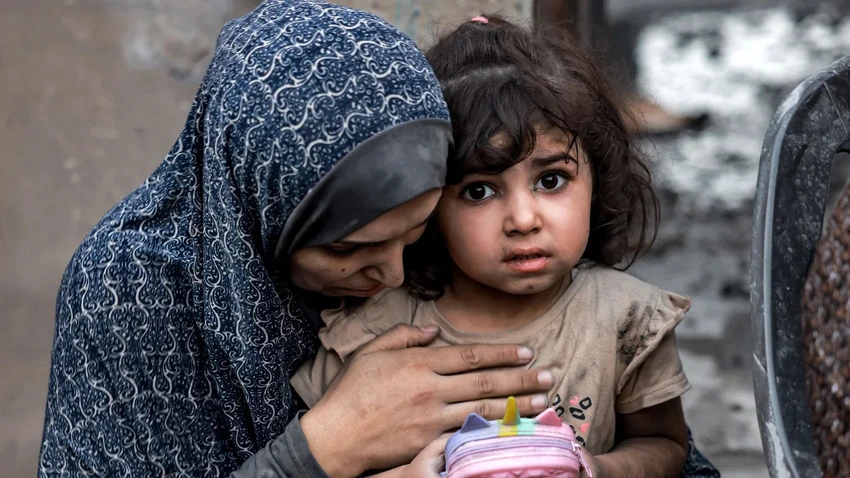 Xót lòng thảm cảnh trẻ em Dải Gaza giữa bom bay đạn lạc.jpg