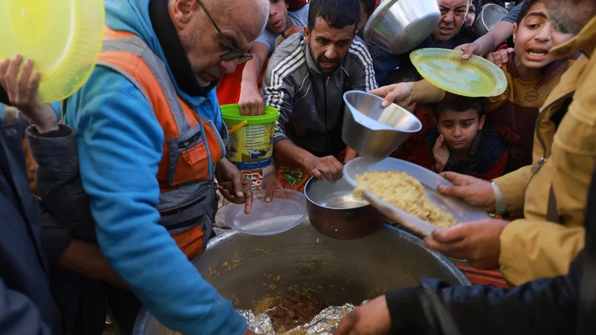 231204144211-01-gaza-hunger (1).jpg