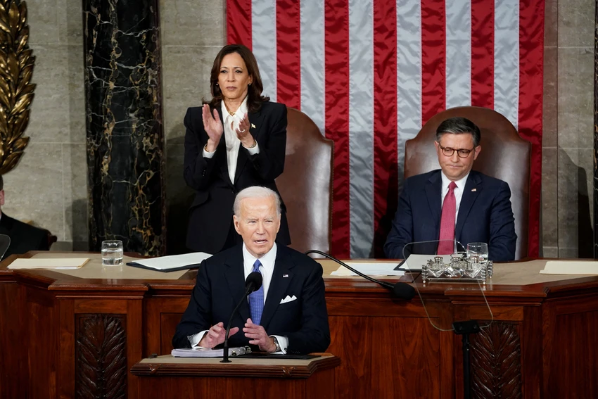 Ảnh: Ông Biden đọc thông điệp liên bang
