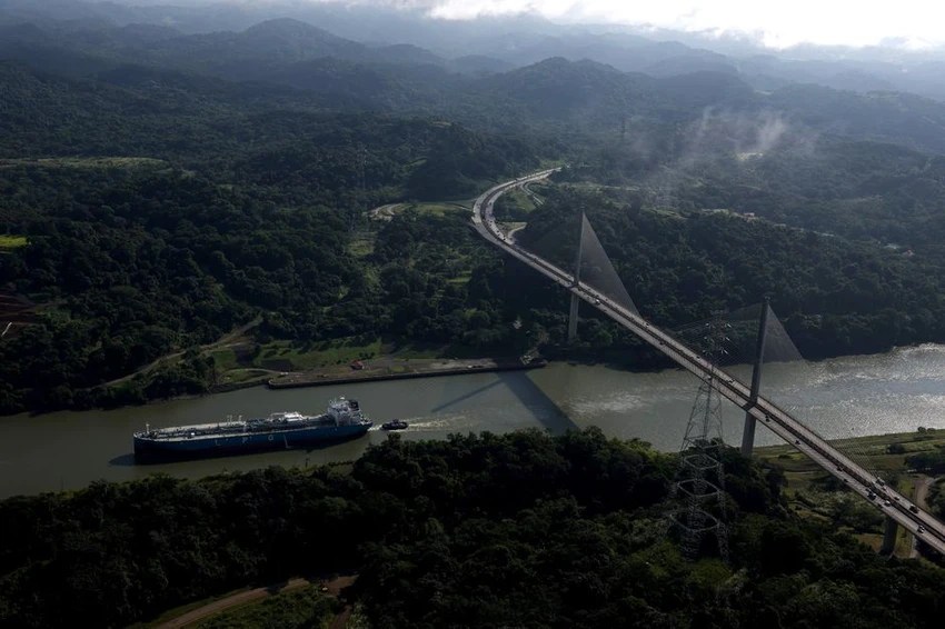 kenh-dao-Suez-va-kenh-dao-Panama.jpg