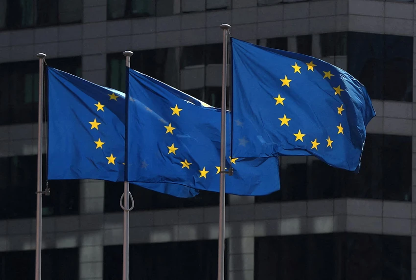 EU gặp khó trong tăng chi tiêu quốc phòng