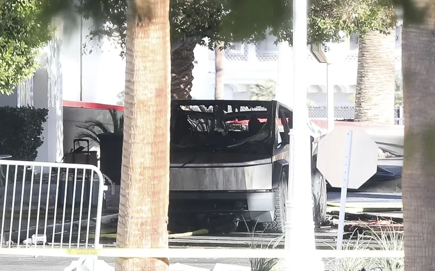xe tesla Cybertruck phát nổ.png