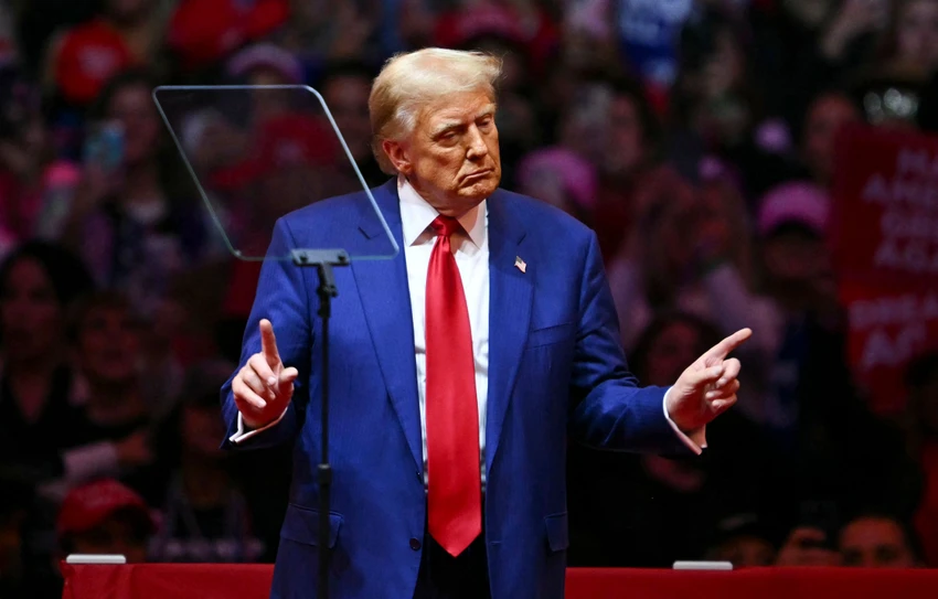 Ông Trump lên tiếng về việc Mỹ treo cờ rủ vào ngày nhậm chức tổng thống