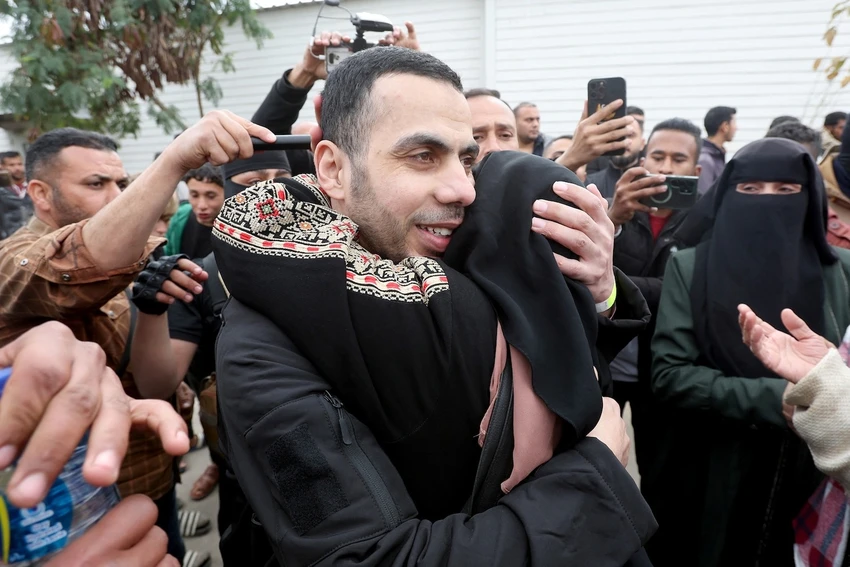 hostage-release-gaza-01-rt-jt-25.jpg