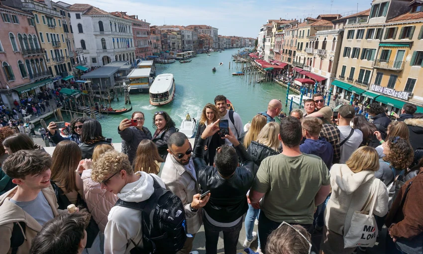 Venice thu phí vào cửa, khách du lịch ăn rồi chạy, Venice, Ý.png