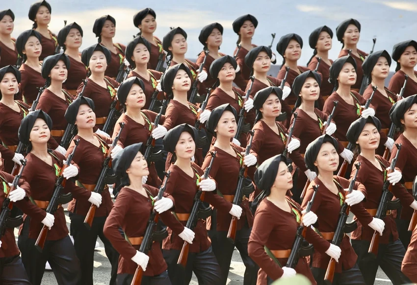 ve-dep-cac-khoi-nu-dan-quan-mien-bac-hang-giang-9568-320.jpg