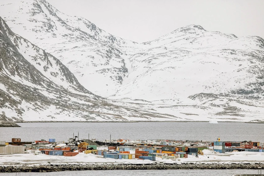 Một cảng biển ở Nukk, Greenland (Đan Mạch). Ảnh: Carsten Snejbjerg/BLOOMBERG Greenland.jpg