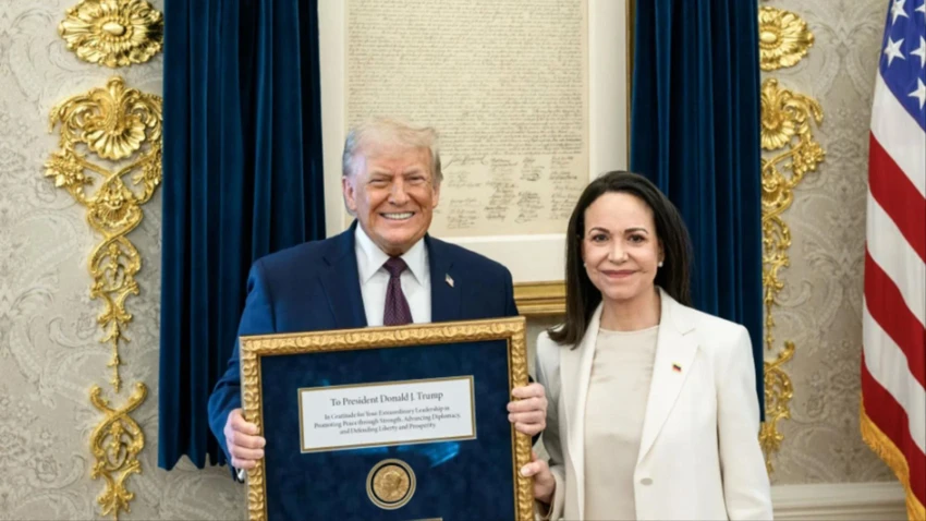 Ong-Trump-duoc-trao-huy-chuong-Nobel-Hoa-Binh.jpg