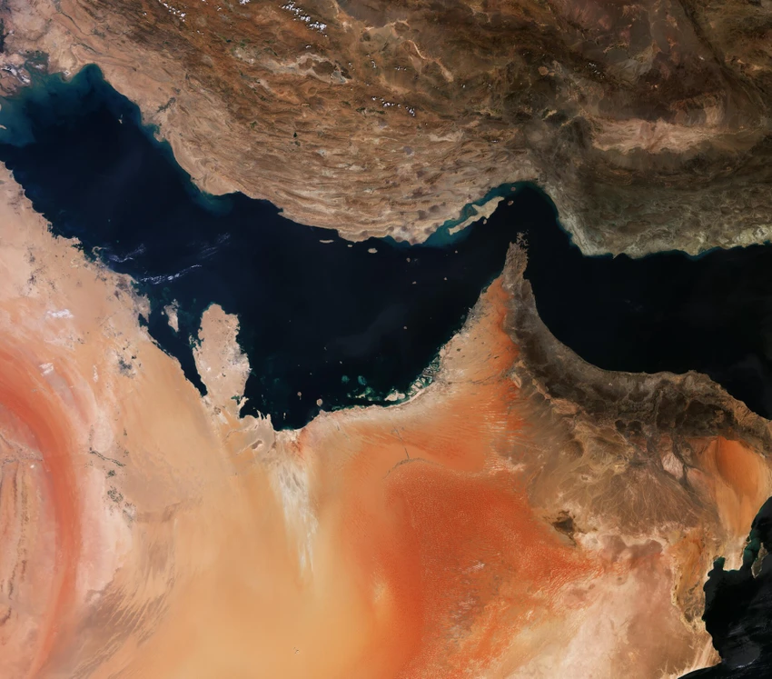 The_Gulf_pillars.jpg