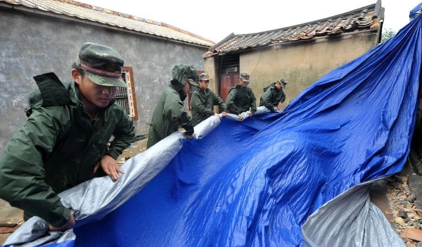 Bão Kalmaegi 'quét' miền Nam Trung Quốc: dân tình khốn đốn ảnh 4 Bão Kalmaegi 'quét' miền Nam Trung Quốc: dân tình khốn đốn ảnh 4