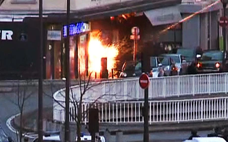 'Giải cứu Paris': Một con tin 'dám' gửi tin nhắn mật báo cho cảnh sát ảnh 2 'Giải cứu Paris': Một con tin 'dám' gửi tin nhắn mật báo cho cảnh sát ảnh 2