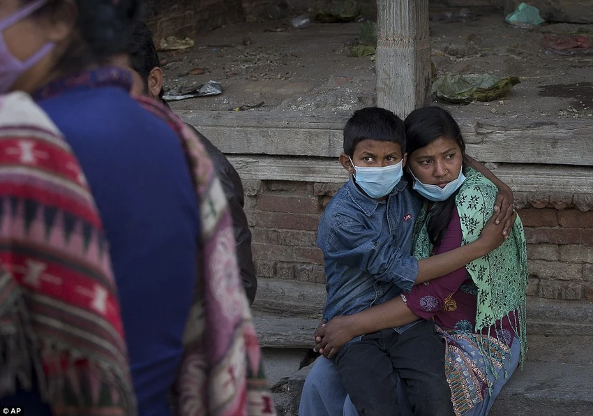 Dân Nepal chết nhiều đến mức không có chỗ thiêu ảnh 5 Dân Nepal chết nhiều đến mức không có chỗ thiêu ảnh 5