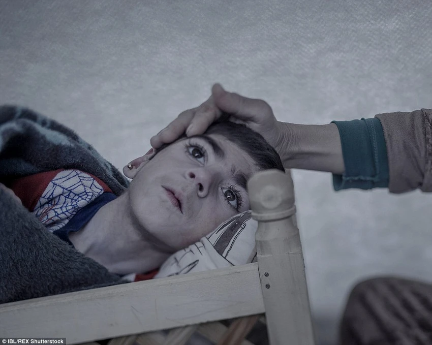 'Rơi nước mắt' vì bộ ảnh trẻ Syria ngủ bờ ngủ bụi ảnh 13 'Rơi nước mắt' vì bộ ảnh trẻ Syria ngủ bờ ngủ bụi ảnh 13