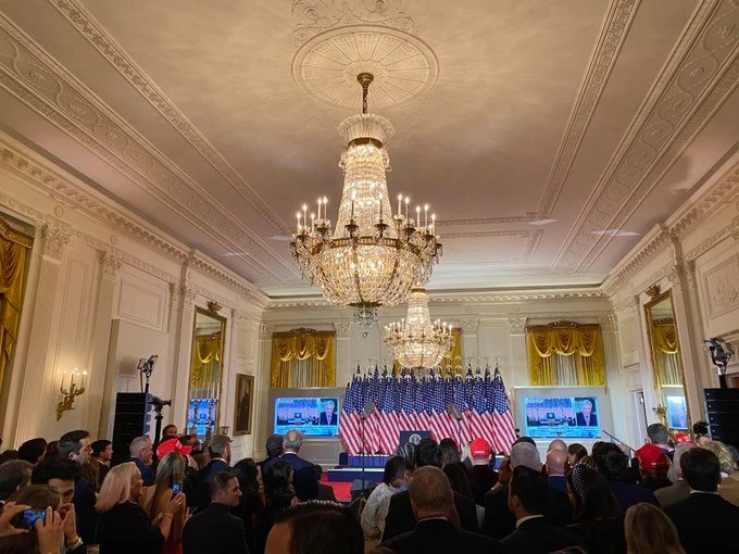 Khó khăn chồng chất đối với Tổng thống Trump ảnh 42