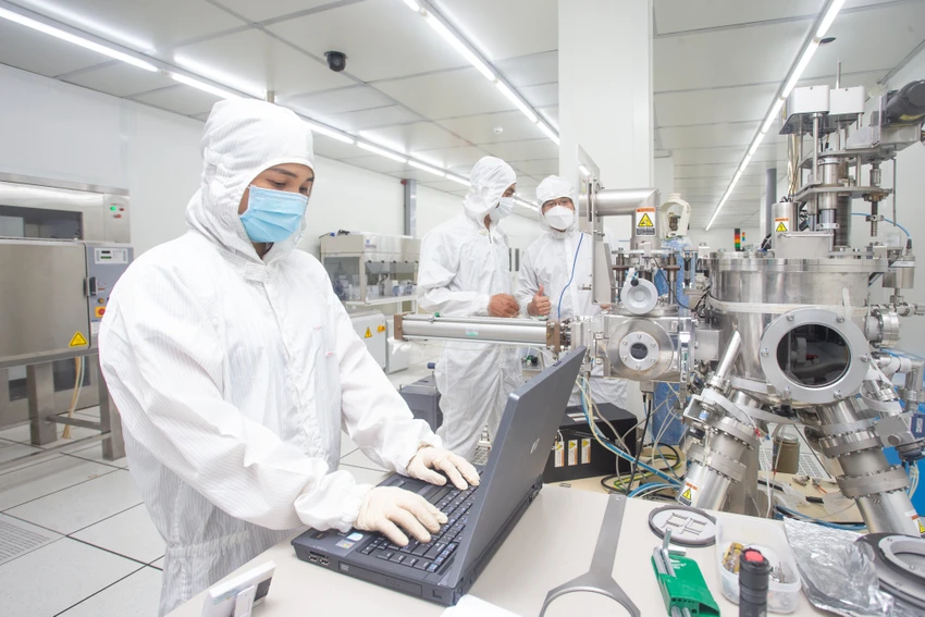 Hoạt động sản xuất chip bán dẫn tại Trung tâm Thiết kế vi mạch tại Khu công nghệ cao TP.HCM. Ảnh: HOÀNG QUÂN