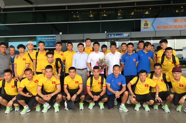 HLV Hữu Thắng: 'Trận ra quân có tính quyết định' ảnh 1 HLV Hữu Thắng: 'Trận ra quân có tính quyết định' ảnh 1