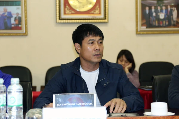 huấn luyện viên hữu thắng