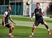 Messi cảm thấy ‘rất lạ’ khi khoác áo PSG đối đầu Barca