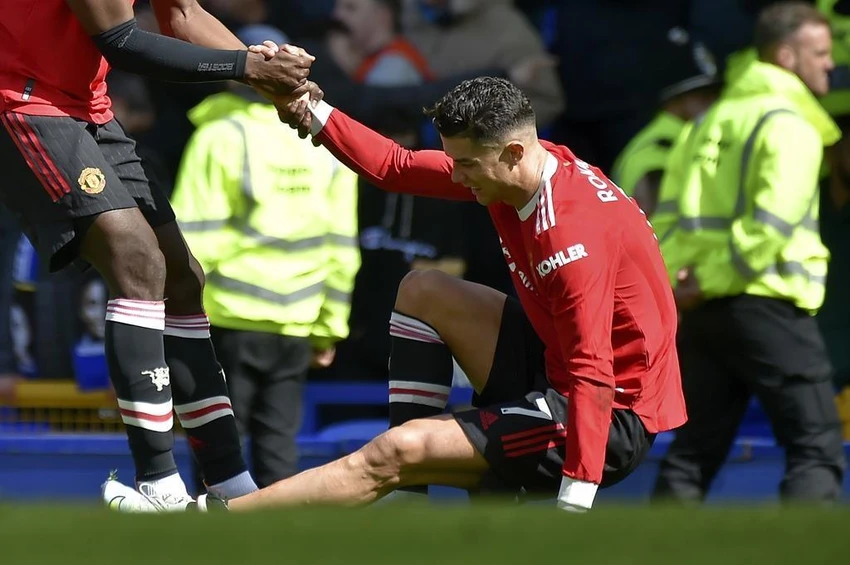 Ronaldo và đồng đội Man United thất vọng não nề trận thua Everton. Ảnh: CGI. Ronaldo và đồng đội Man United thất vọng não nề trận thua Everton. Ảnh: CGI.