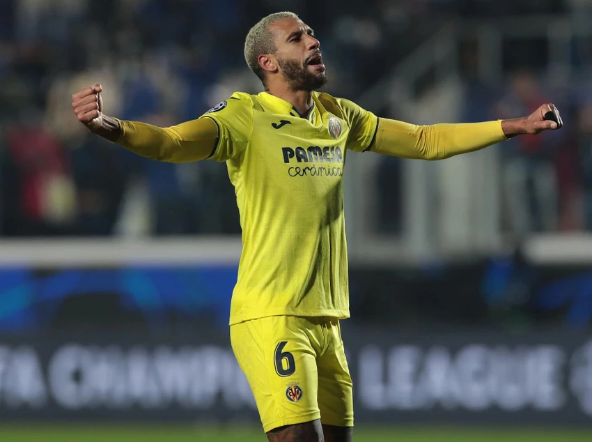 Tiền vệ Etienne Capoue nhắc nhở đồng đội Villarreal thận trọng khi chơi trên sân Anfield. Ảnh: CGI. Tiền vệ Etienne Capoue nhắc nhở đồng đội Villarreal thận trọng khi chơi trên sân Anfield. Ảnh: CGI.