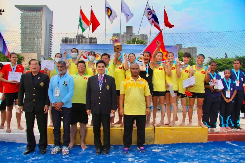 Bóng ném bãi biển nữ Việt Nam trên đỉnh vinh quang. Bóng ném bãi biển nữ Việt Nam trên đỉnh vinh quang.