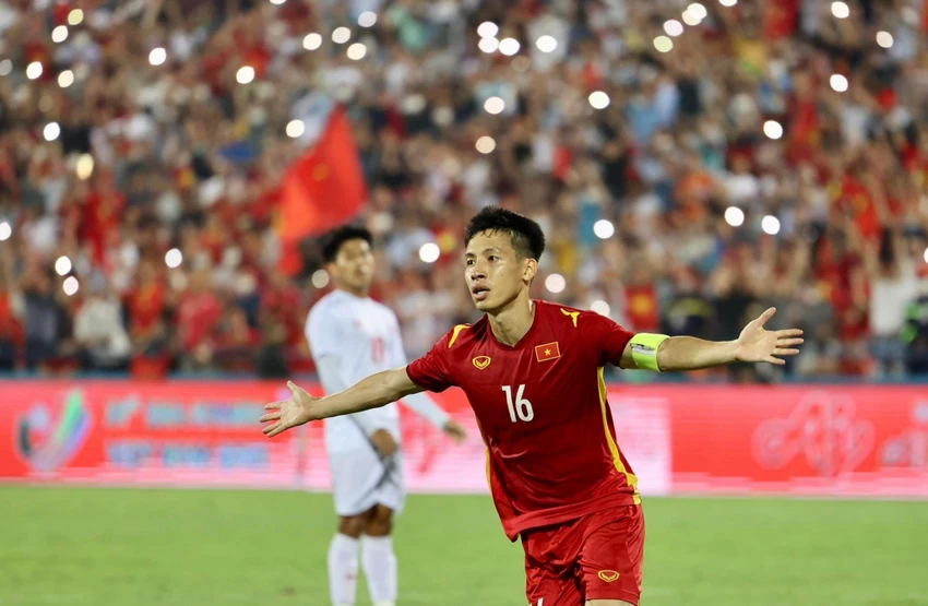 Át chủ bài Đỗ Hùng Dũng sẽ dưỡng sức chờ trận quyết đấu ở bán kết SEA Games 31. Ảnh: ANH PHƯƠNG. Át chủ bài Đỗ Hùng Dũng sẽ dưỡng sức chờ trận quyết đấu ở bán kết SEA Games 31. Ảnh: ANH PHƯƠNG.