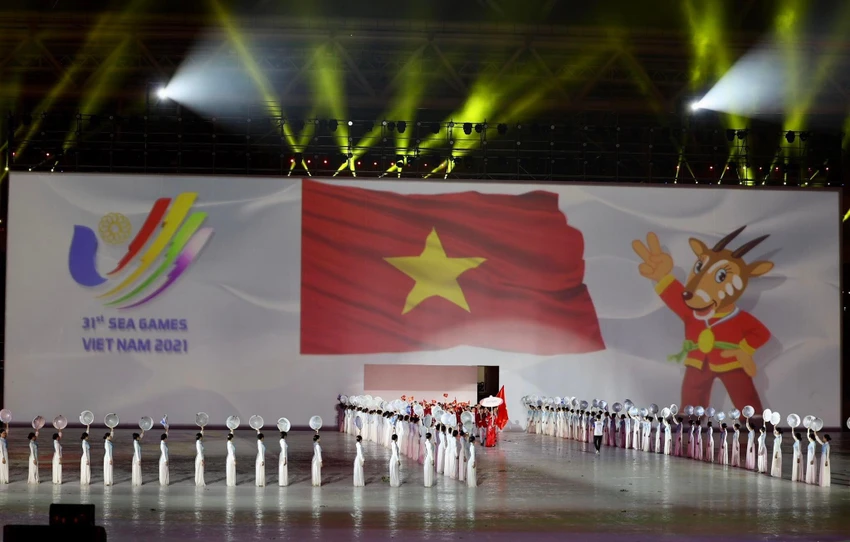 Ban tổ chức Việt Nam sẽ trao cờ đăng cai SEA Games 32 cho nước chủ nhà Campuchia. Ảnh: ANH PHƯƠNG.