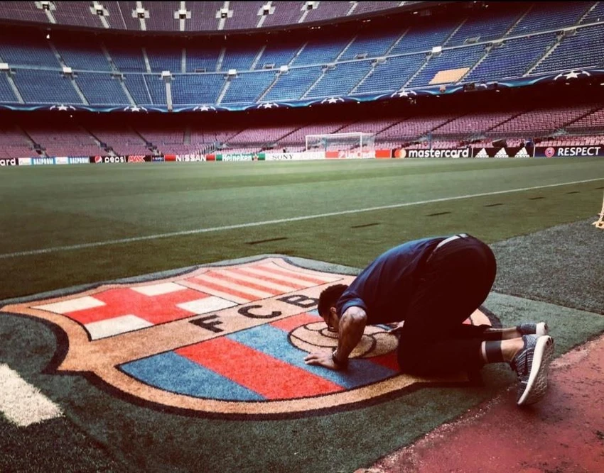 Hậu vệ phải Alves là một chương lịch sử trong sự phát triển của Barca. Ảnh: CGI. Hậu vệ phải Alves là một chương lịch sử trong sự phát triển của Barca. Ảnh: CGI.