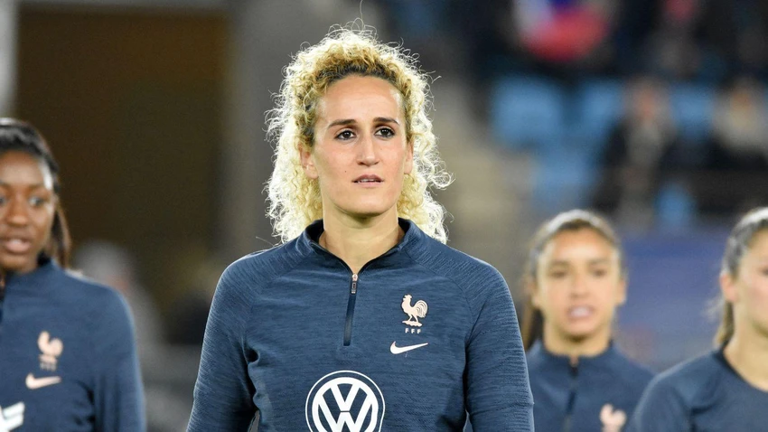 Tiền vệ của PSG đang phải đối mặt với nghi án ngoại tình... Tiền vệ của PSG đang phải đối mặt với nghi án ngoại tình...