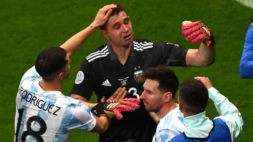 Martinez hy vọng đàn anh Messi sẽ dẫn dắt đồng đội lên đỉnh thế giới. Ảnh: CGI. Martinez hy vọng đàn anh Messi sẽ dẫn dắt đồng đội lên đỉnh thế giới. Ảnh: CGI.