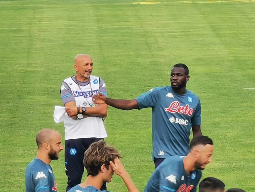 HLV Luciano Spalletti không muốn Napoli để mất Kalidou về tay Barca. Ảnh: CGI.