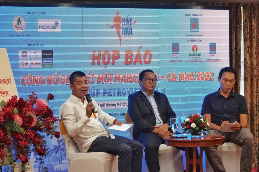 Giám đốc Công ty Truyền thông Nexus Nguyễn Tử Anh chia sẻ những nét độc đáo của Đất Mũi Marathon Cà Mau 2022 với khoảng 2-3.000 vận động viên tham gia. Ảnh: ANH PHƯƠNG. Giám đốc Công ty Truyền thông Nexus Nguyễn Tử Anh chia sẻ những nét độc đáo của Đất Mũi Marathon Cà Mau 2022 với khoảng 2-3.000 vận động viên tham gia. Ảnh: ANH PHƯƠNG.
