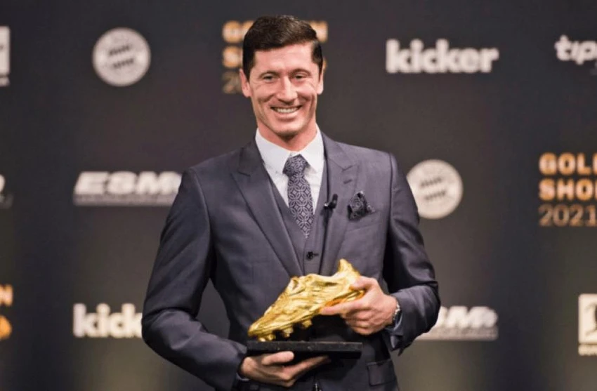 Siêu tiền đạo người Ba Lan hai năm qua là Chân sút hay nhất do FIFA trao tặng. Ảnh: CGI. Siêu tiền đạo người Ba Lan hai năm qua là Chân sút hay nhất do FIFA trao tặng. Ảnh: CGI.