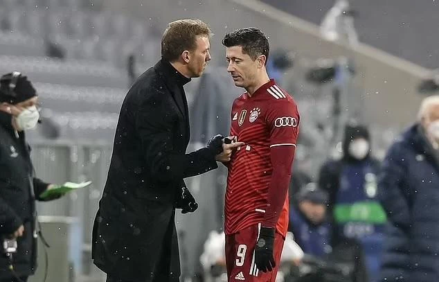 HLV Nagelsmann không hiểu sao Barca bỏ một khoản tiền lớn mua lão tướng Lewandowski trong lúc tình hình tài chính ảm đạm. Ảnh: CGI.