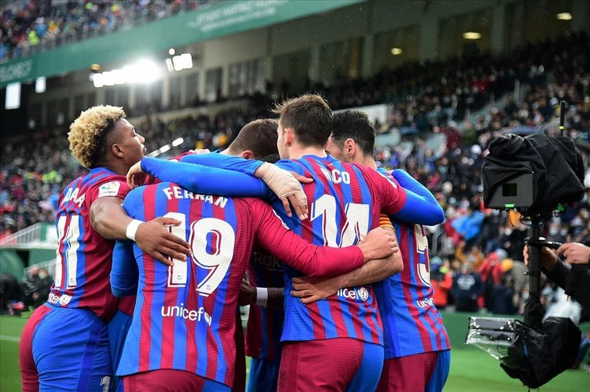 Barca bị tố mua quá nhiều cầu thủ khiến phá vỡ cân bằng tài chính của CLB. Ảnh: CGI. Barca bị tố mua quá nhiều cầu thủ khiến phá vỡ cân bằng tài chính của CLB. Ảnh: CGI.
