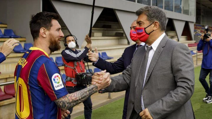 Chủ tịch Laporta có cảm giác còn mắc nợ Messi. Ảnh: CGI. Chủ tịch Laporta có cảm giác còn mắc nợ Messi. Ảnh: CGI.